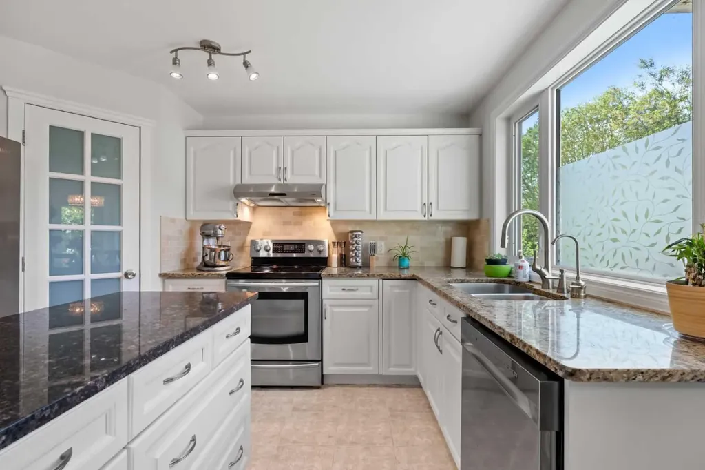 28 Mt Norquay Gate SE Calgary AB T2Z 2R3