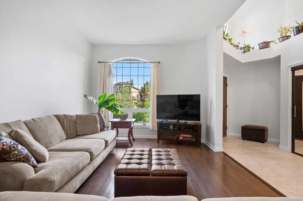 28 Mt Norquay Gate SE Calgary AB T2Z 2R3