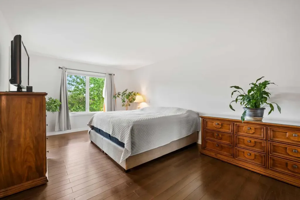 28 Mt Norquay Gate SE Calgary AB T2Z 2R3
