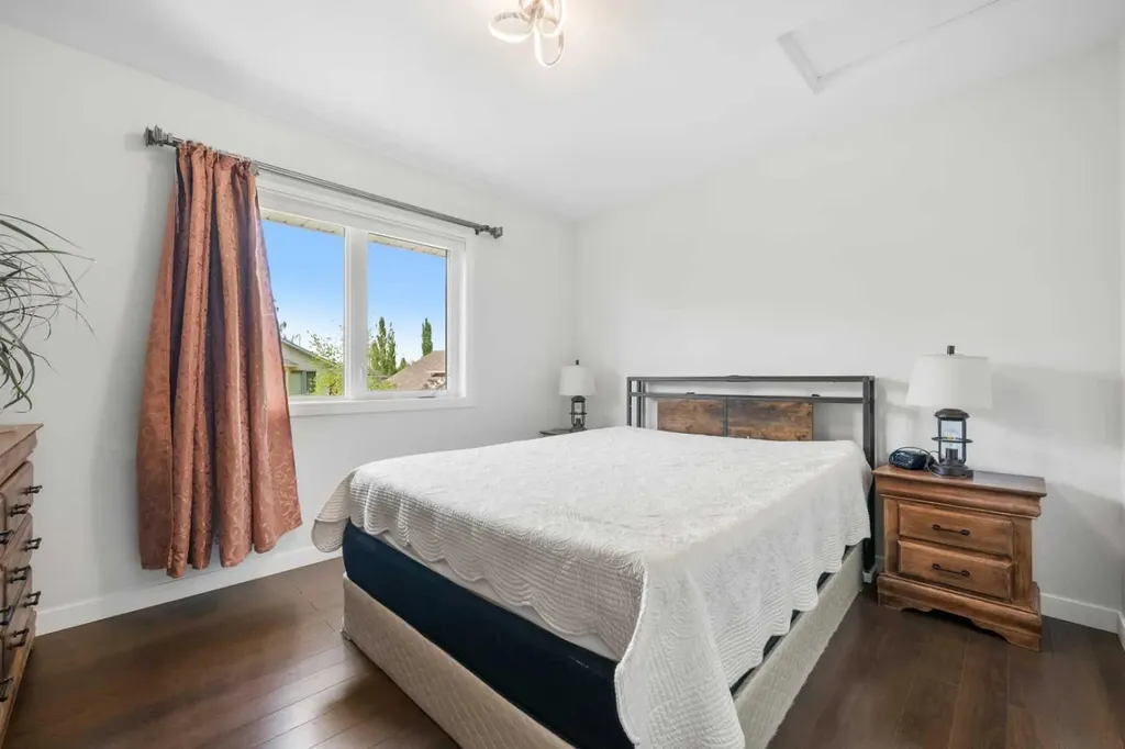 28 Mt Norquay Gate SE Calgary AB T2Z 2R3
