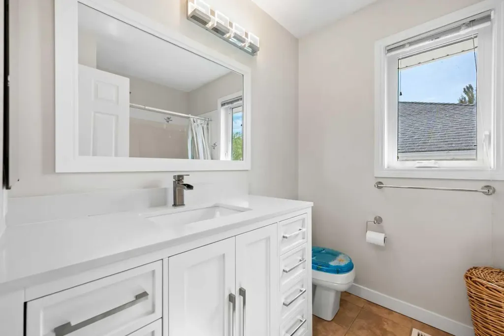 28 Mt Norquay Gate SE Calgary AB T2Z 2R3
