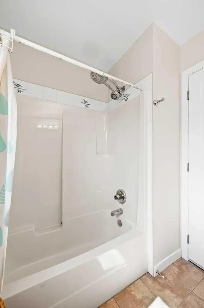 28 Mt Norquay Gate SE Calgary AB T2Z 2R3
