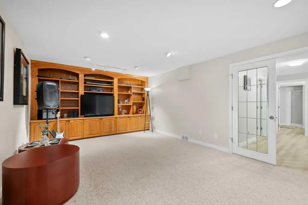 28 Mt Norquay Gate SE Calgary AB T2Z 2R3