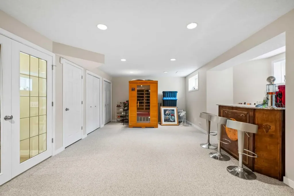 28 Mt Norquay Gate SE Calgary AB T2Z 2R3