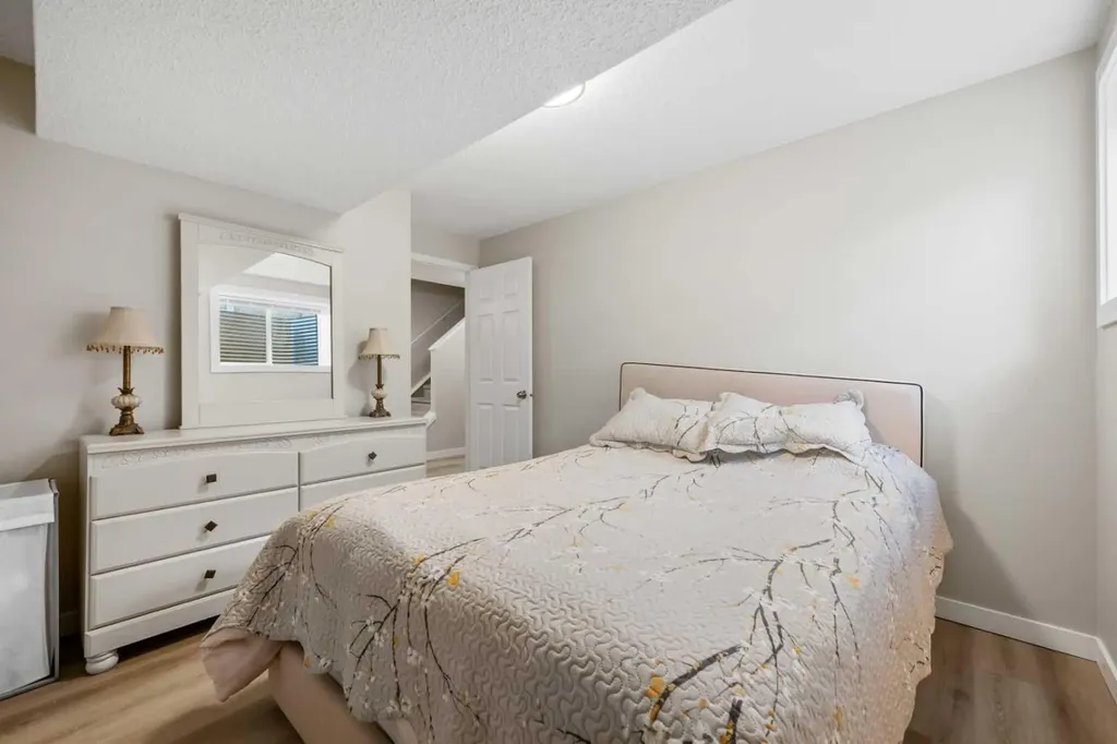 28 Mt Norquay Gate SE Calgary AB T2Z 2R3