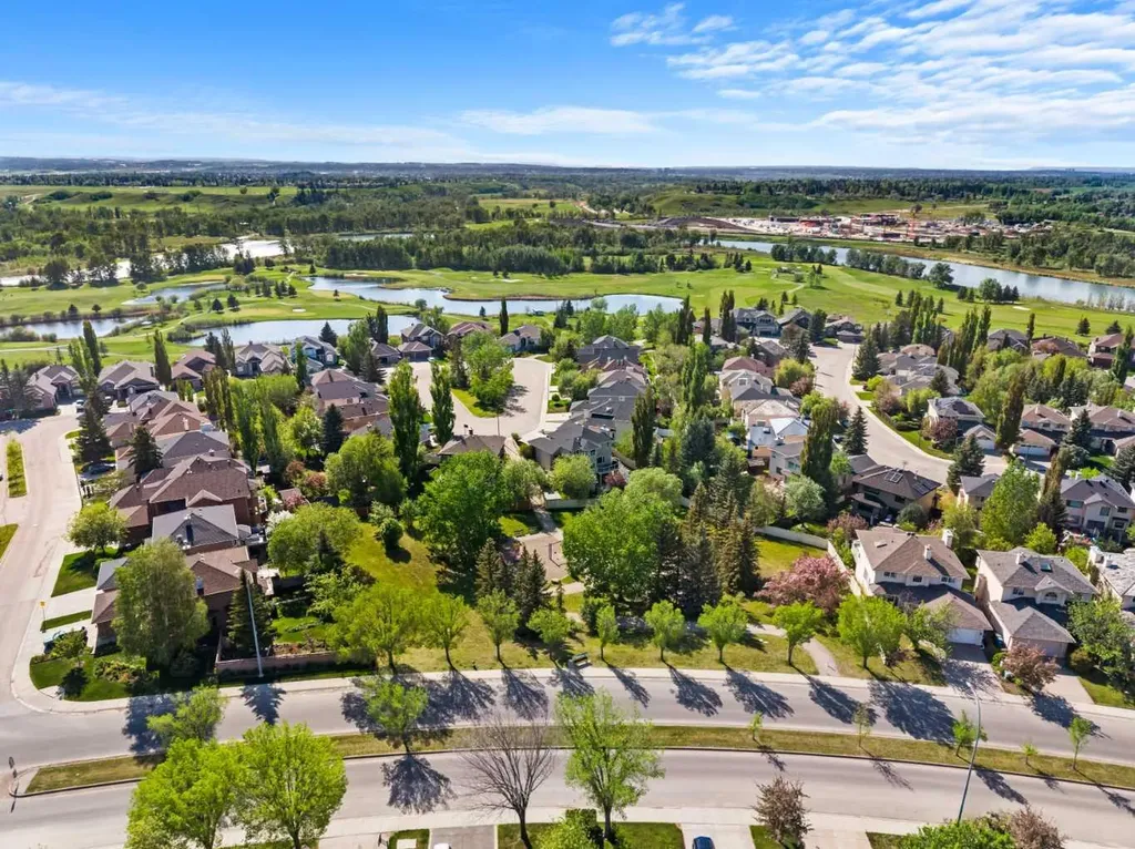 28 Mt Norquay Gate SE Calgary AB T2Z 2R3