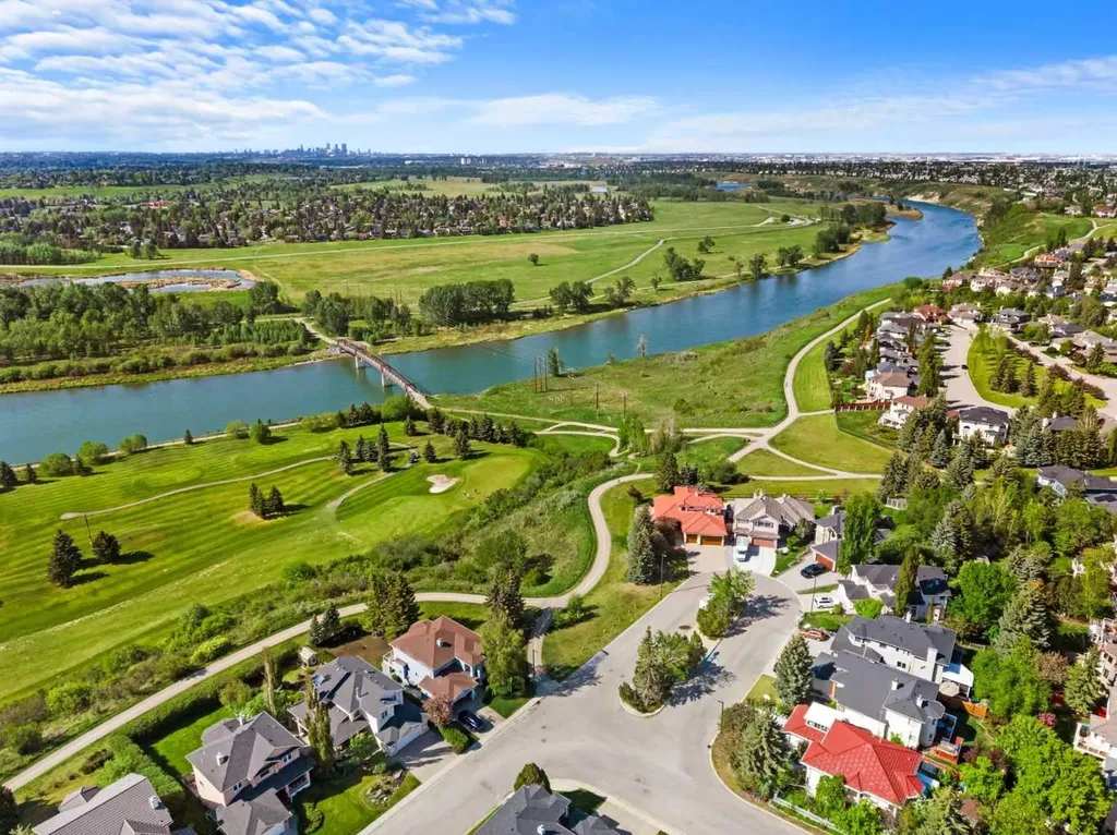 28 Mt Norquay Gate SE Calgary AB T2Z 2R3