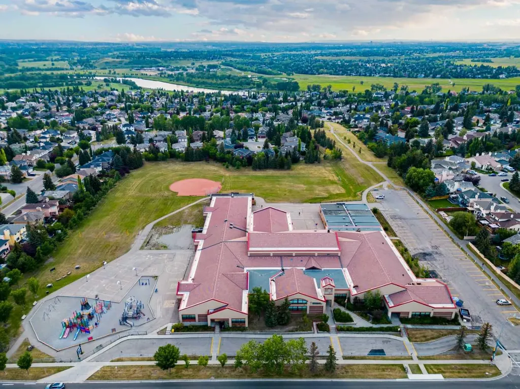 28 Mt Norquay Gate SE Calgary AB T2Z 2R3