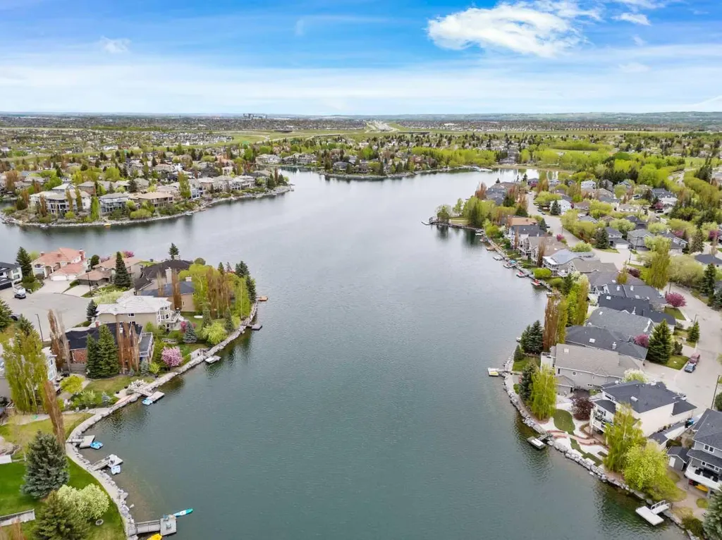 28 Mt Norquay Gate SE Calgary AB T2Z 2R3