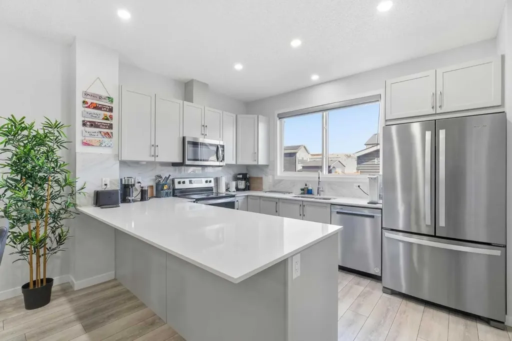 44 Amblefield Avenue NW Calgary AB T3P2C1