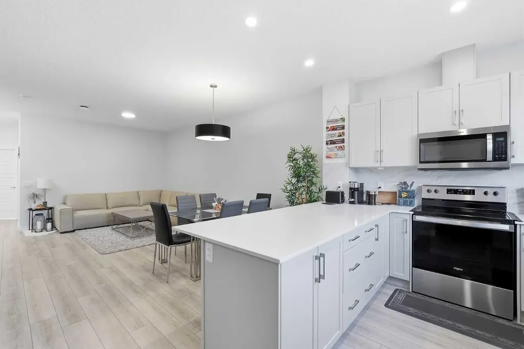 44 Amblefield Avenue NW Calgary AB T3P2C1
