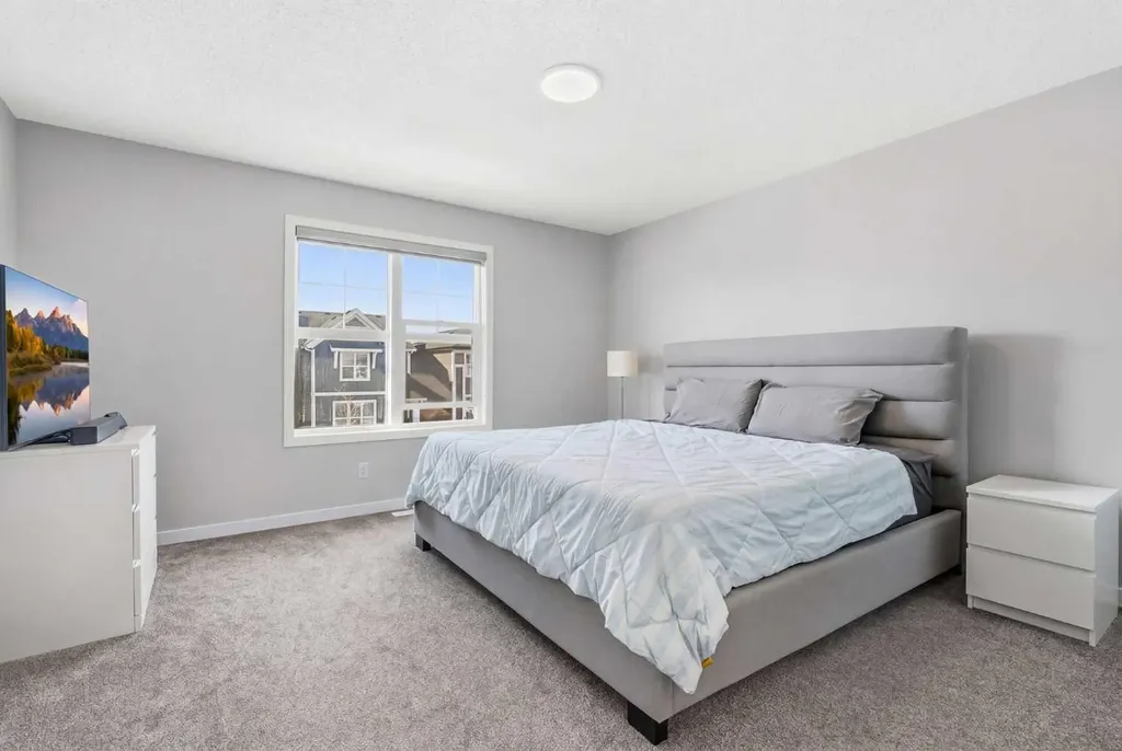 44 Amblefield Avenue NW Calgary AB T3P2C1