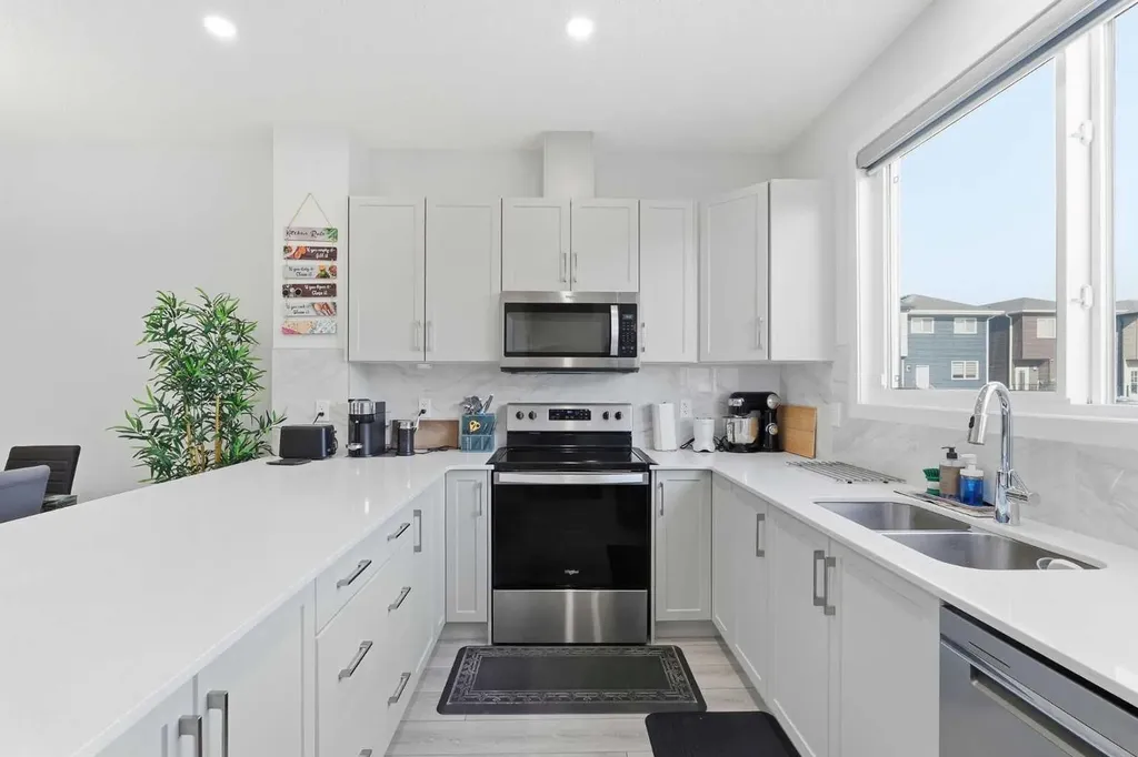 44 Amblefield Avenue NW Calgary AB T3P2C1
