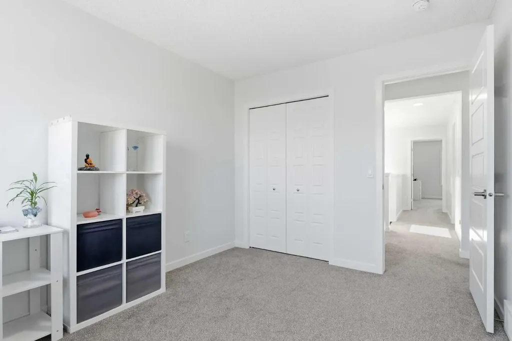 44 Amblefield Avenue NW Calgary AB T3P2C1