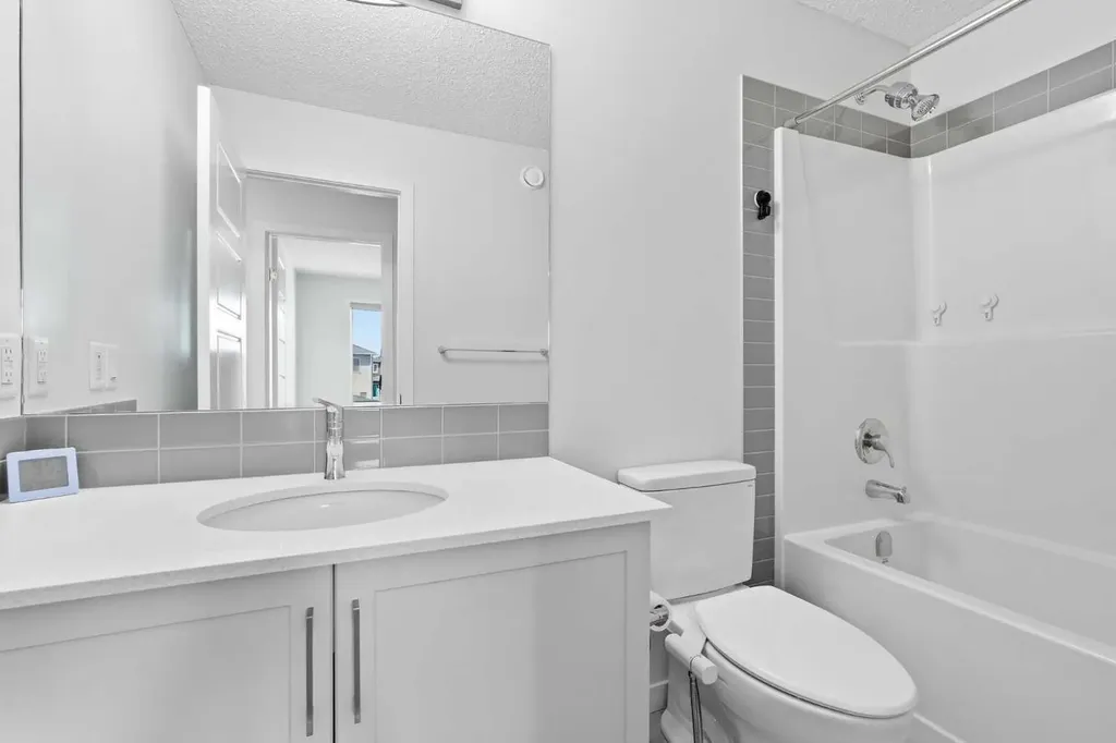 44 Amblefield Avenue NW Calgary AB T3P2C1