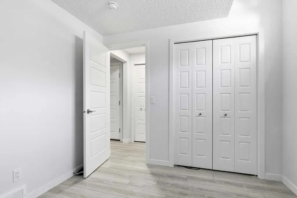 44 Amblefield Avenue NW Calgary AB T3P2C1