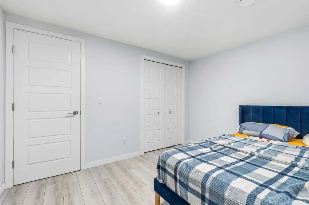44 Amblefield Avenue NW Calgary AB T3P2C1