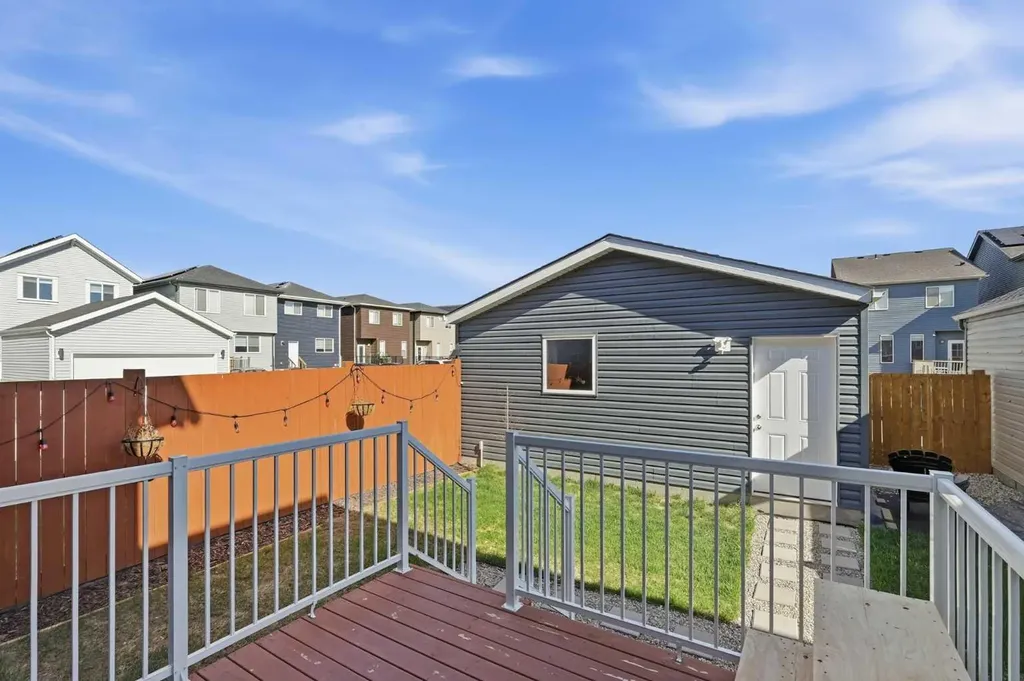 44 Amblefield Avenue NW Calgary AB T3P2C1