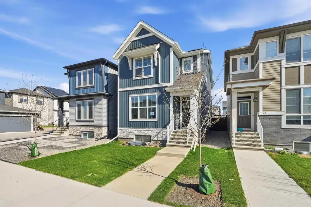 44 Amblefield Avenue NW Calgary AB T3P2C1