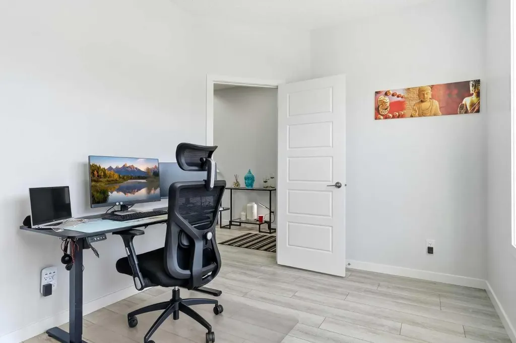 44 Amblefield Avenue NW Calgary AB T3P2C1