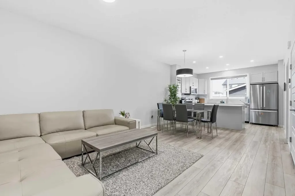 44 Amblefield Avenue NW Calgary AB T3P2C1