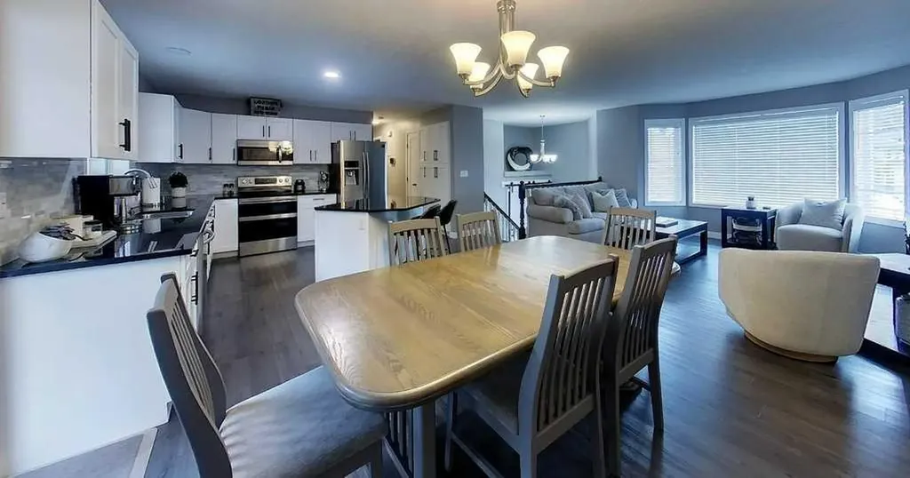 6218 12 Avenue S Edson AB T7E1Y5