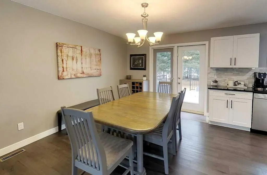 6218 12 Avenue S Edson AB T7E1Y5