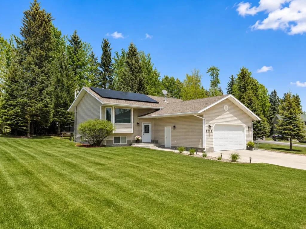 6218 12 Avenue S Edson AB T7E1Y5