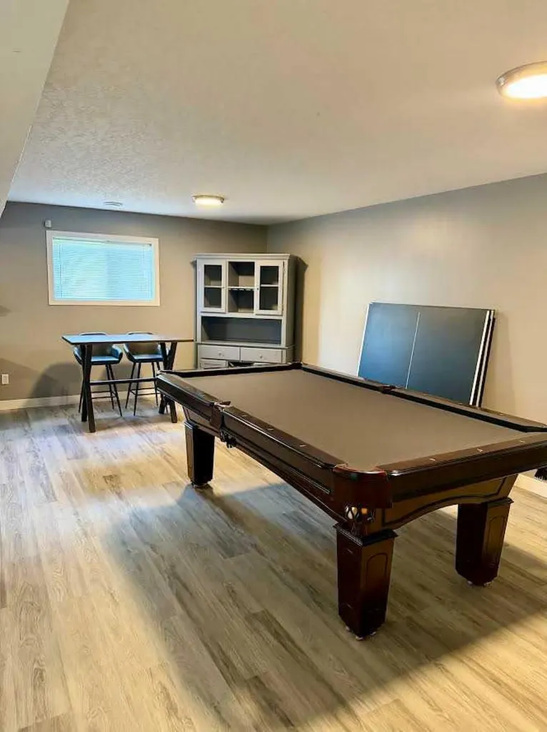 6218 12 Avenue S Edson AB T7E1Y5