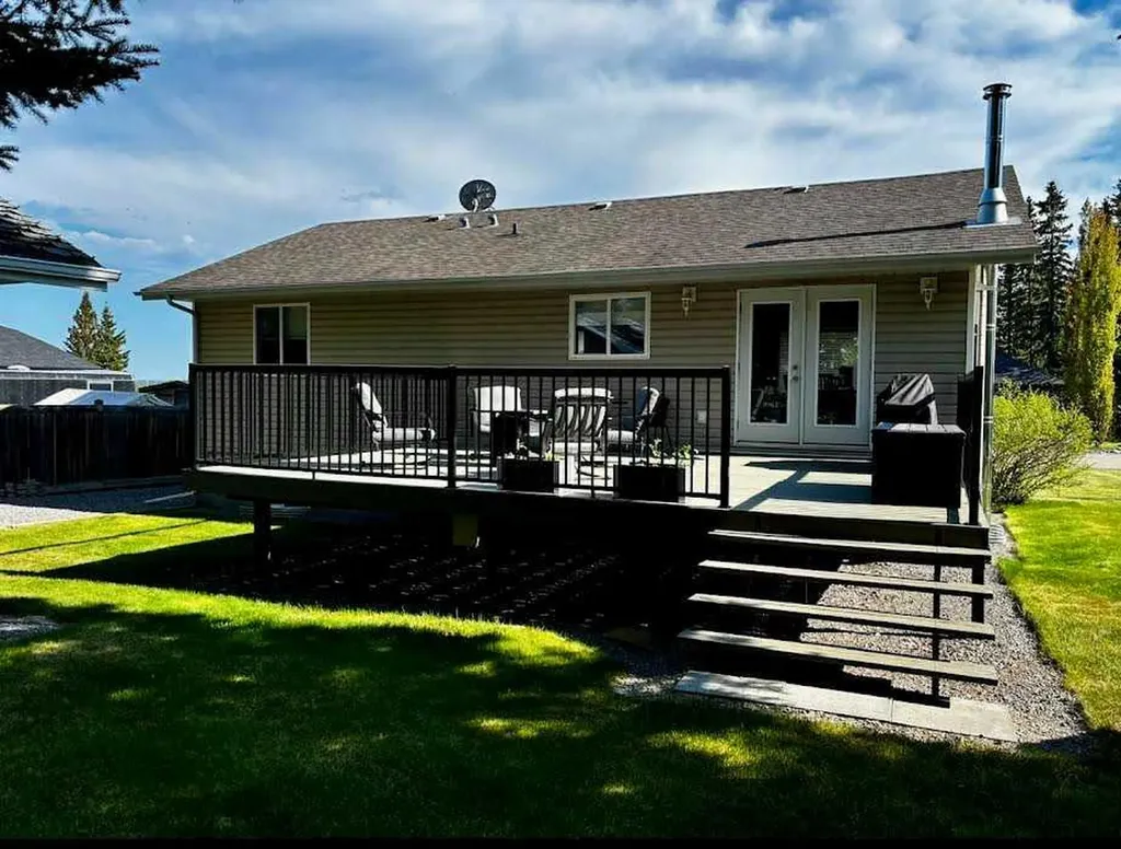 6218 12 Avenue S Edson AB T7E1Y5