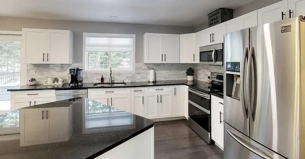 6218 12 Avenue S Edson AB T7E1Y5