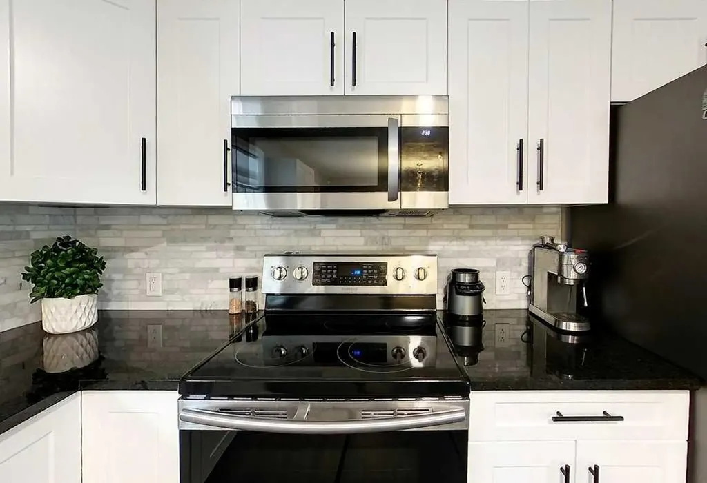 6218 12 Avenue S Edson AB T7E1Y5