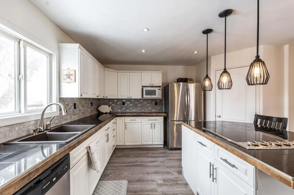 342 Cambridge Street SE Medicine Hat AB T1A0S8