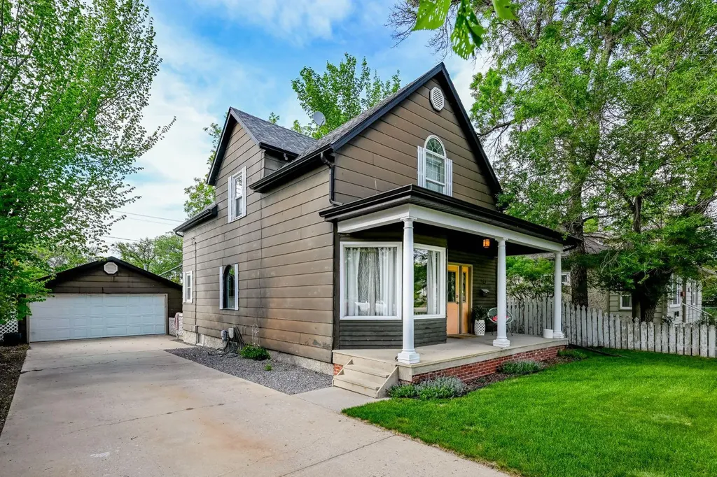 342 Cambridge Street SE Medicine Hat AB T1A0S8