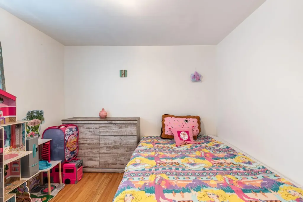 342 Cambridge Street SE Medicine Hat AB T1A0S8
