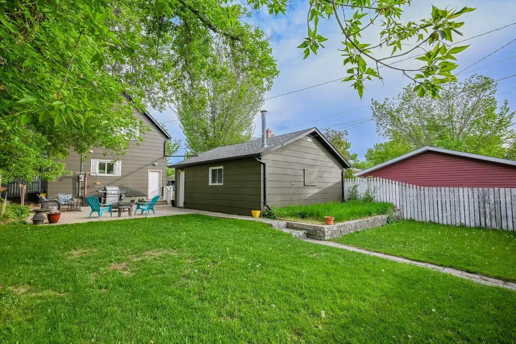 342 Cambridge Street SE Medicine Hat AB T1A0S8