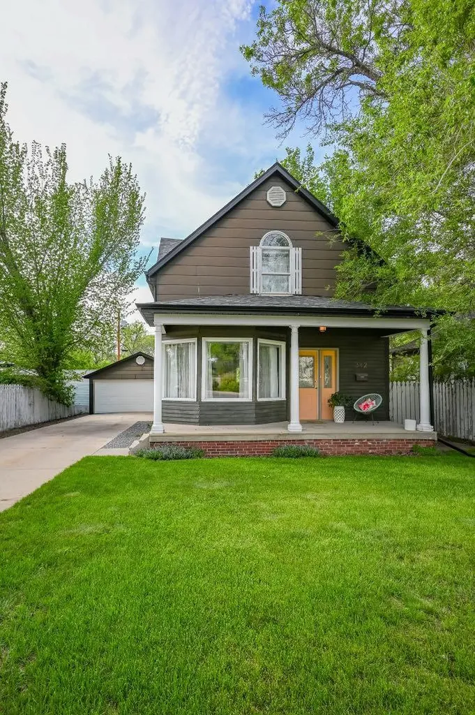 342 Cambridge Street SE Medicine Hat AB T1A0S8