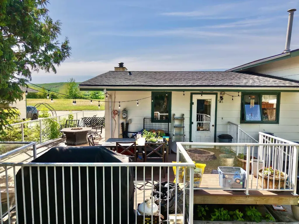 8301 94 Street Peace River AB T8S 1G1