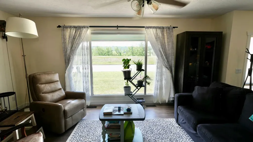 8301 94 Street Peace River AB T8S 1G1