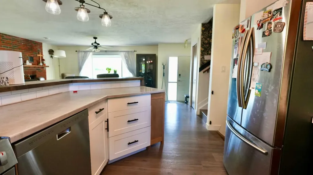8301 94 Street Peace River AB T8S 1G1