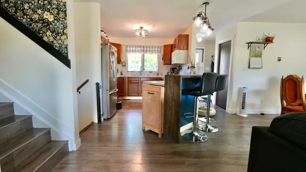 8301 94 Street Peace River AB T8S 1G1