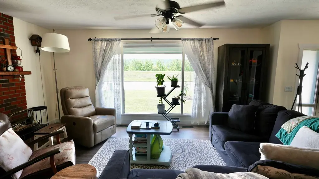 8301 94 Street Peace River AB T8S 1G1