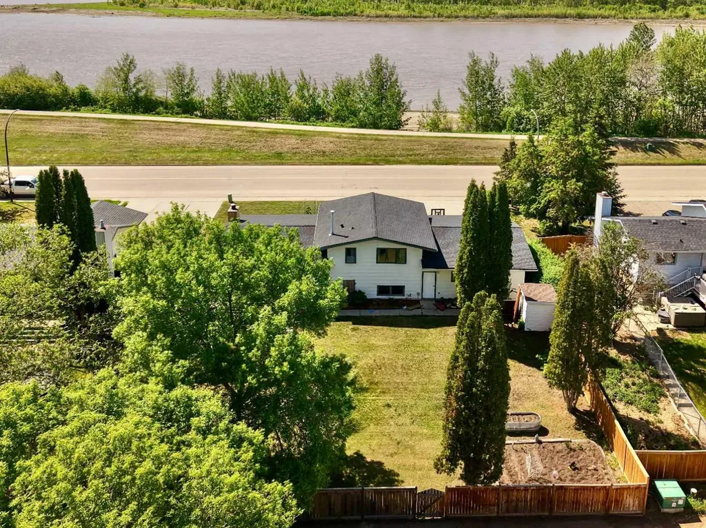 8301 94 Street Peace River AB T8S 1G1
