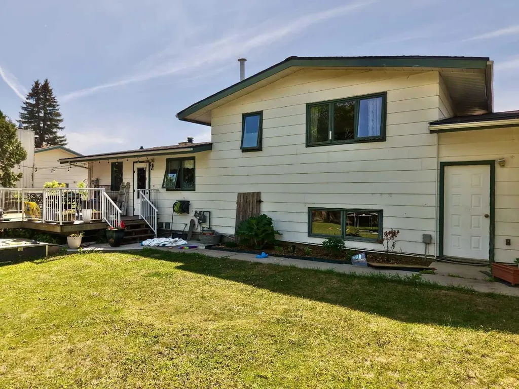 8301 94 Street Peace River AB T8S 1G1