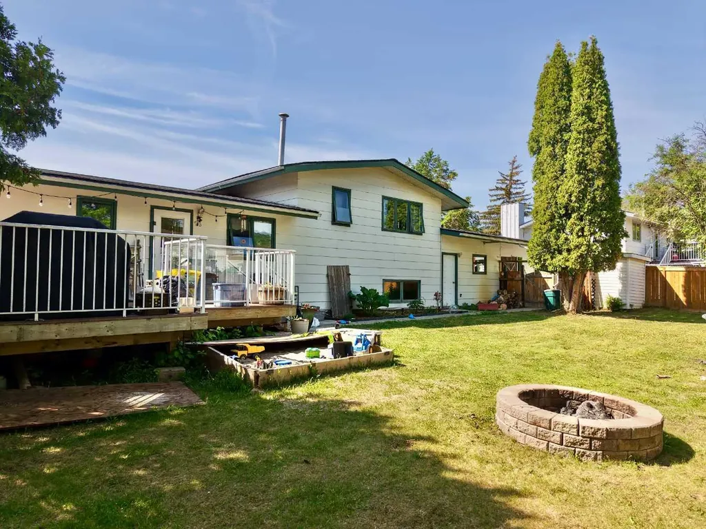 8301 94 Street Peace River AB T8S 1G1