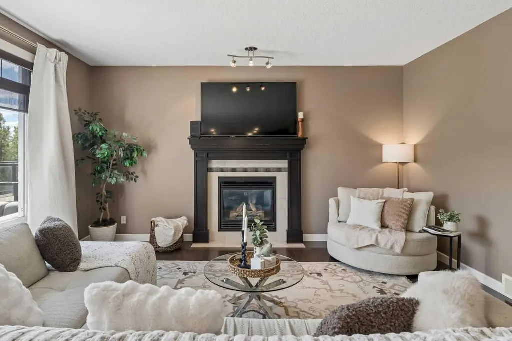 92 Panatella Crescent NW Calgary AB T3K 0H4