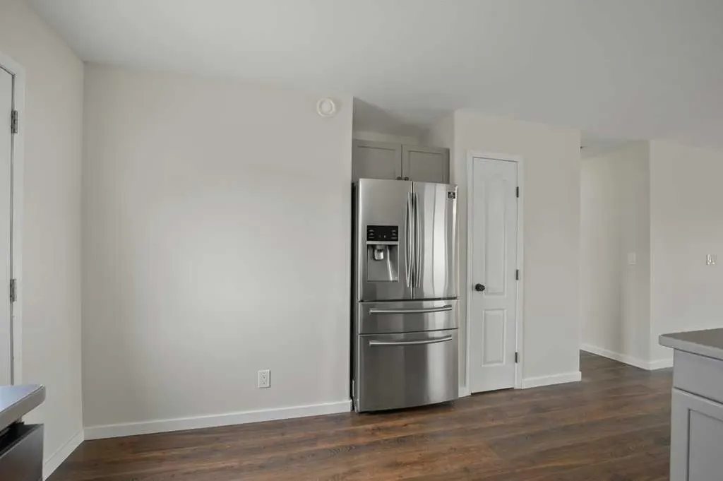 658 Red Oak Close Springbrook AB T4S 0B5