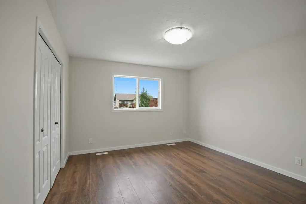 658 Red Oak Close Springbrook AB T4S 0B5