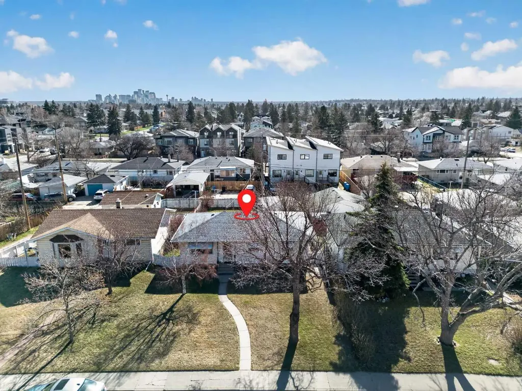 2416 38 Street SW Calgary AB T3E 3E5
