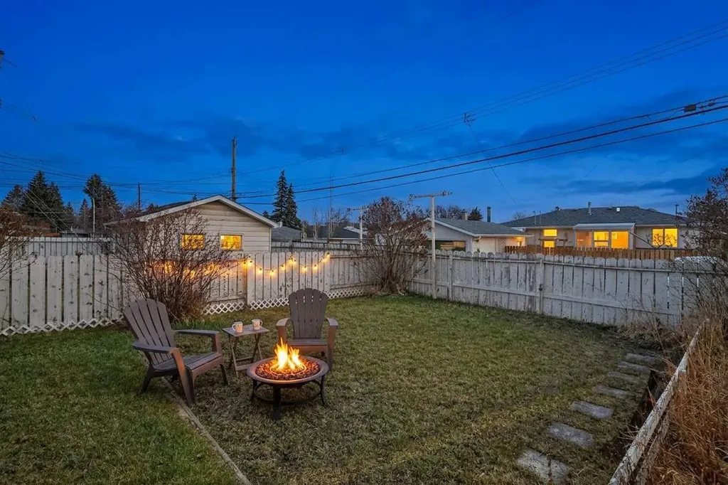 2416 38 Street SW Calgary AB T3E 3E5